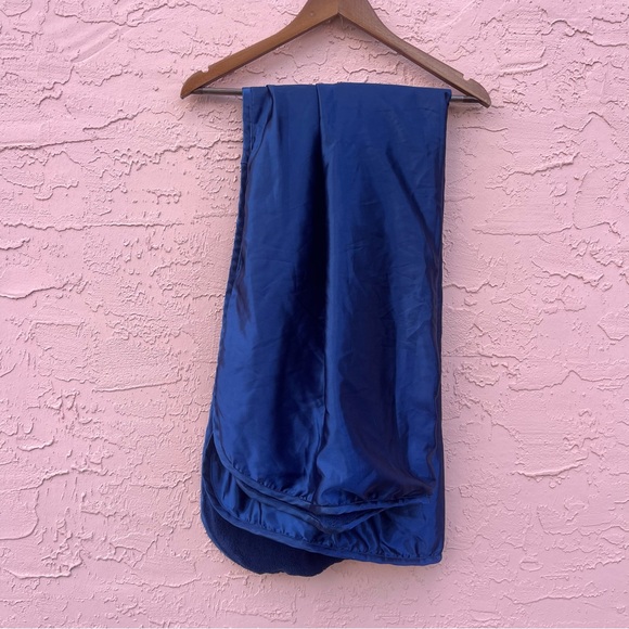 Brookstone Spa Travel Blanket Blue Reversible Satin - Picture 2 of 6